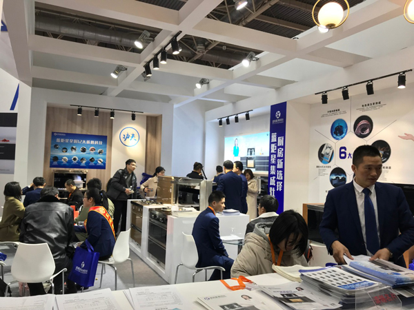 (蓝炬星北京建博会展馆)